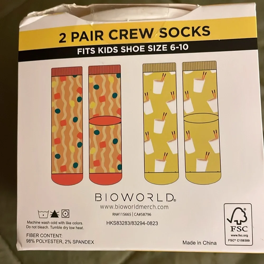Bioworld  novelty crew socks - instant RAMEN kids shoe size 6-10